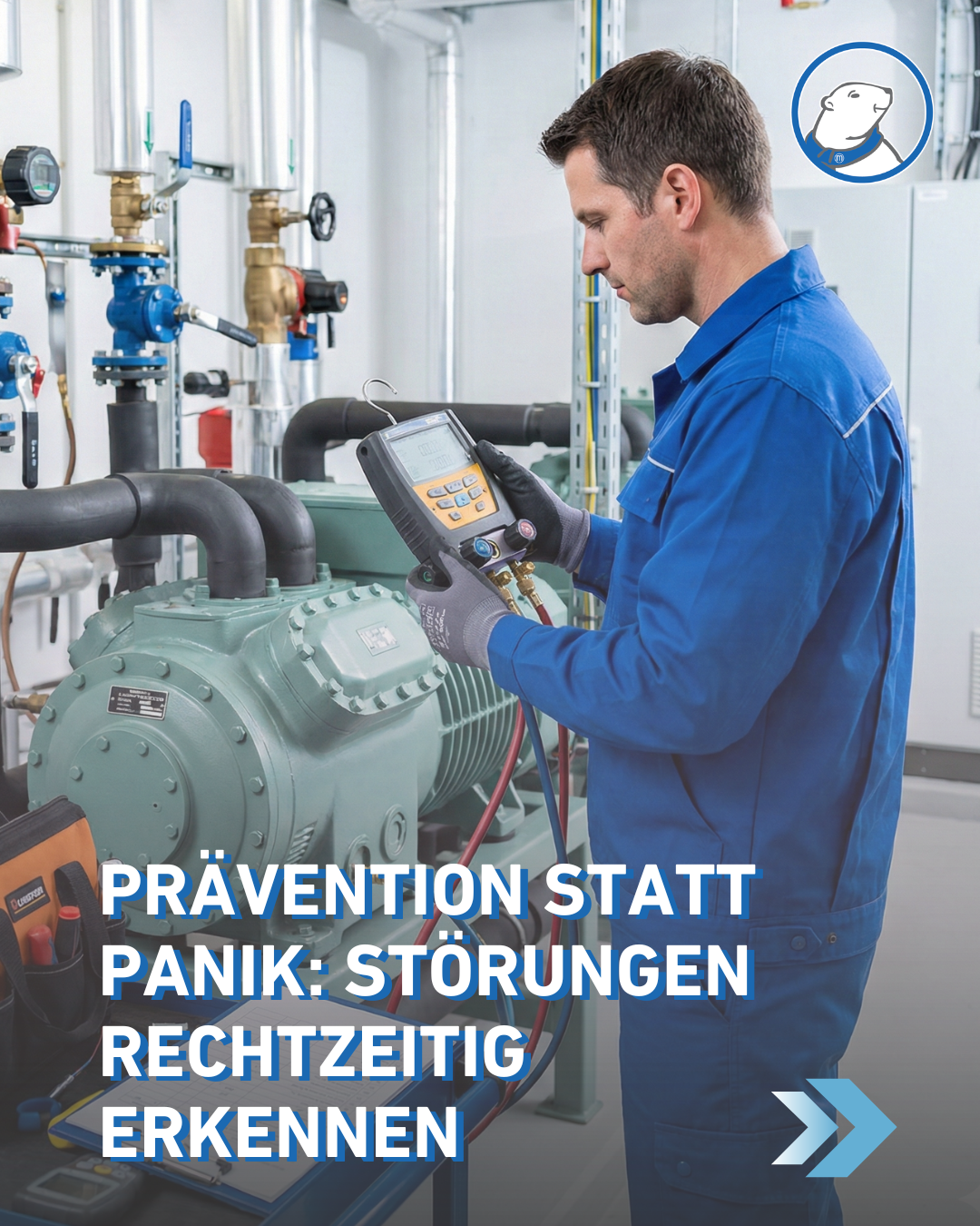 Das Bild zeigt einen Mann der eine Maschine kontrolliert, symbolisch für Fernwartung: Wie wir Fehler sehen, bevor Dein Kühlhaus warm wird.